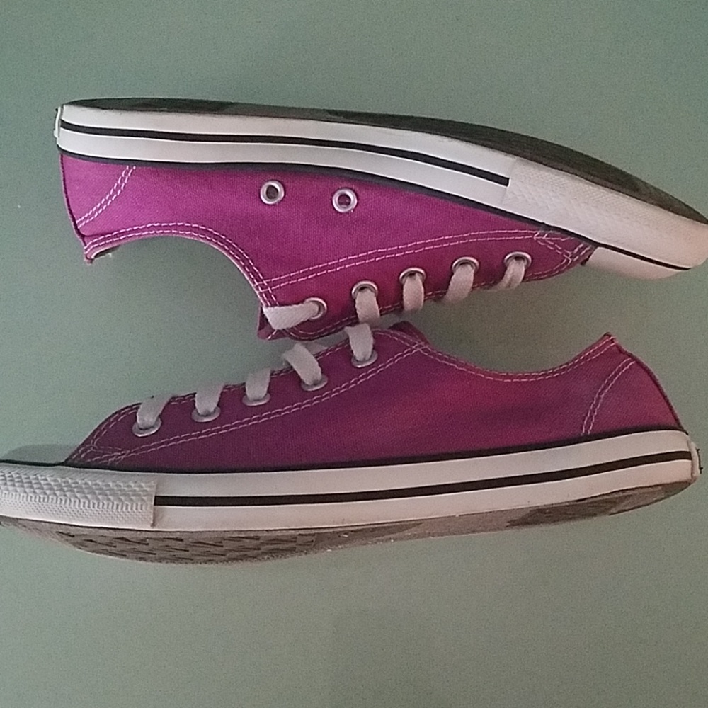Converse - Picture 3 of 8